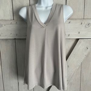 Double zero sleeveless top